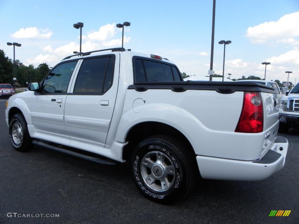 2004 Explorer Sport Trac XLT 4x4 - Oxford White / Medium Dark Flint/Dark Flint photo #26