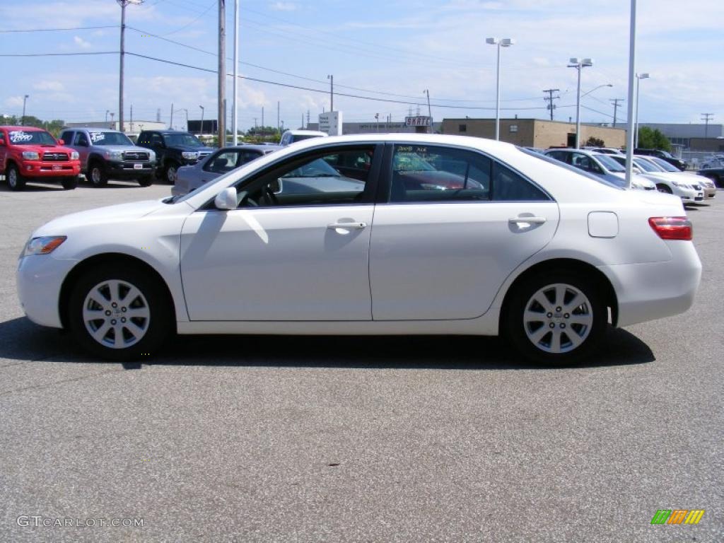 2008 Camry XLE - Super White / Ash photo #6