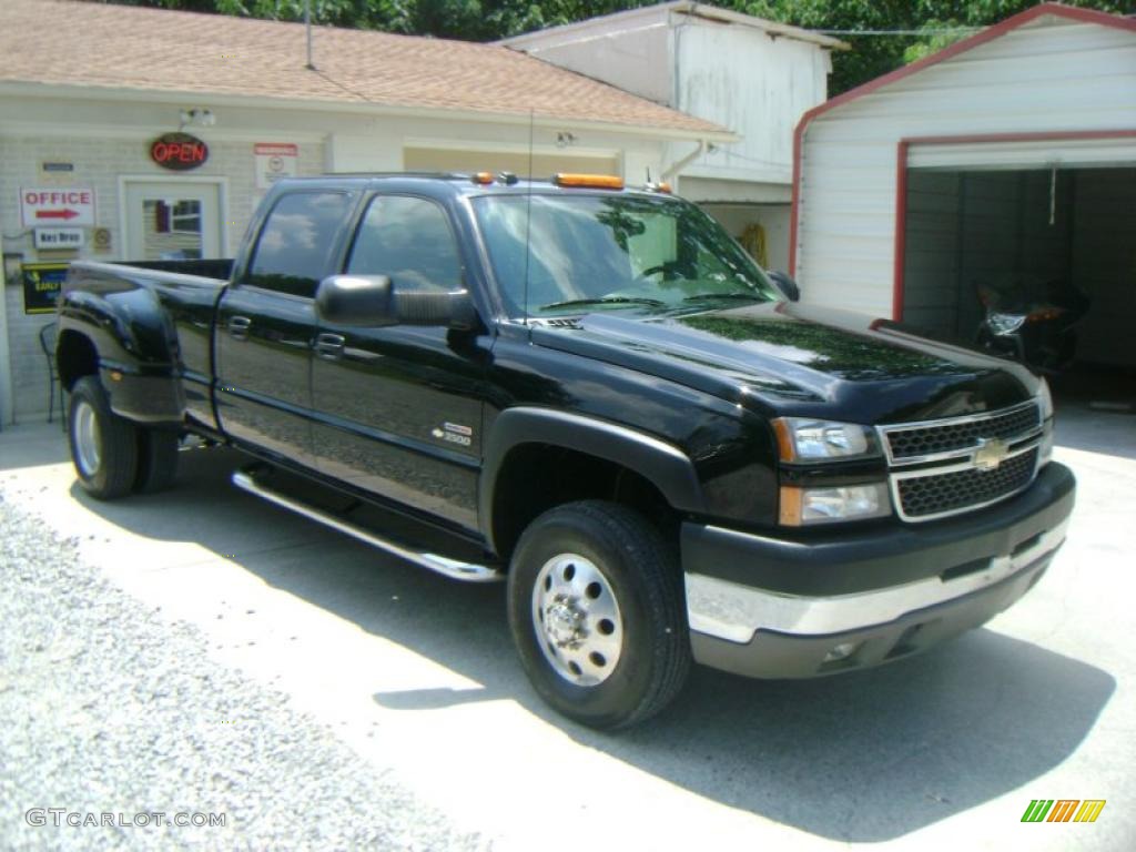 2005 Silverado 3500 LT Crew Cab 4x4 Dually - Black / Dark Charcoal photo #2