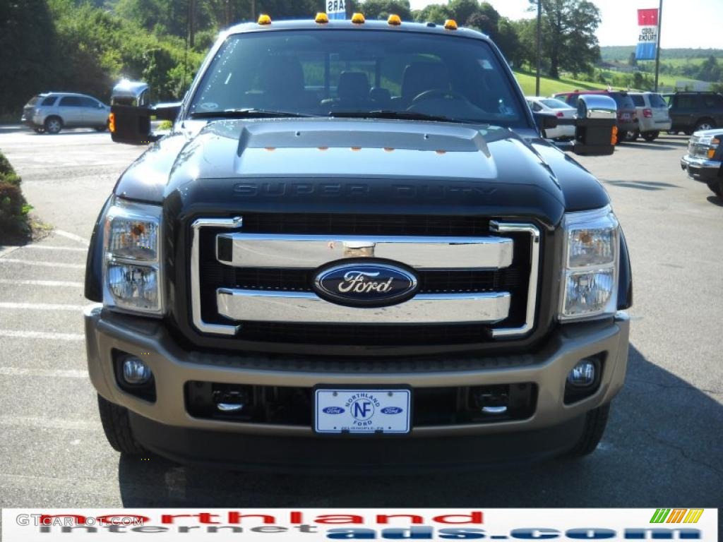 2011 F450 Super Duty King Ranch Crew Cab 4x4 Dually - Tuxedo Black Metallic / Chapparal Leather photo #3