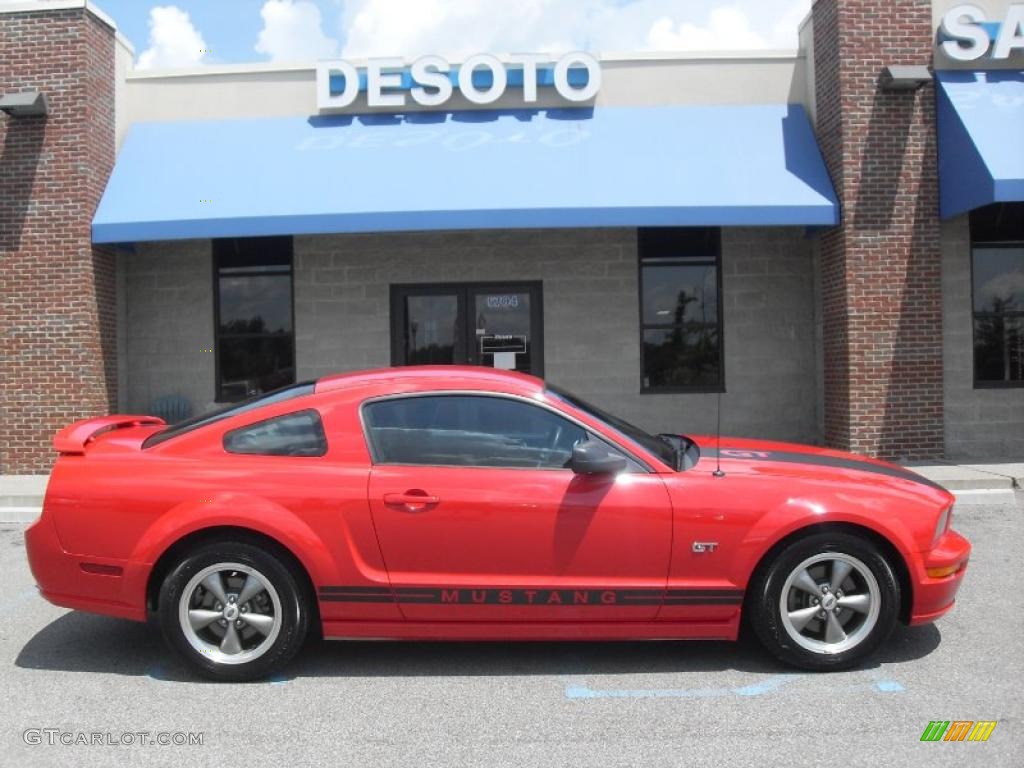 2005 Mustang GT Premium Coupe - Torch Red / Dark Charcoal photo #1