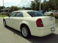 Cool Vanilla White - 300 Touring Photo No. 3