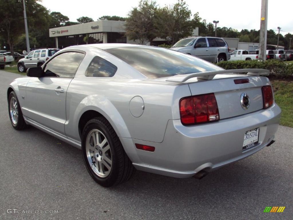 2006 Mustang GT Premium Coupe - Satin Silver Metallic / Light Graphite photo #3