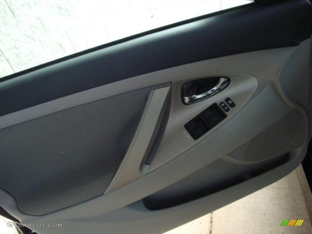2011 Camry SE - Black / Ash photo #11