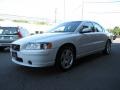 Ice White - S60 2.5T Photo No. 2