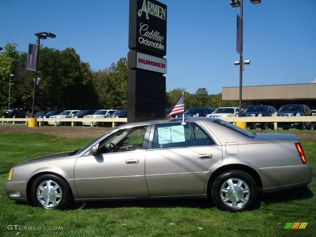 2004 DeVille Sedan - Cashmere / Shale photo #10