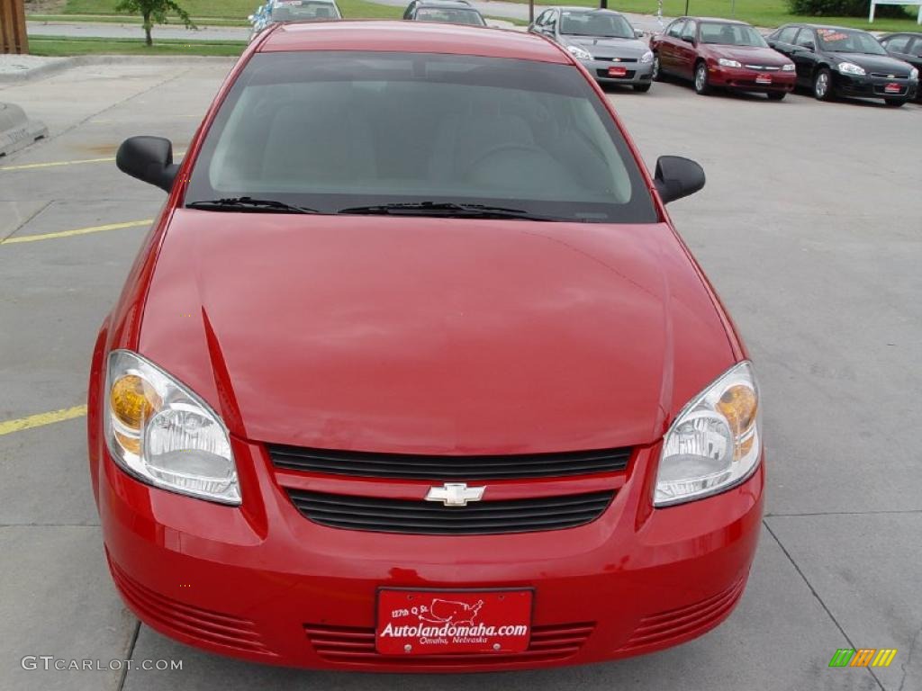 2007 Cobalt LS Coupe - Victory Red / Gray photo #18