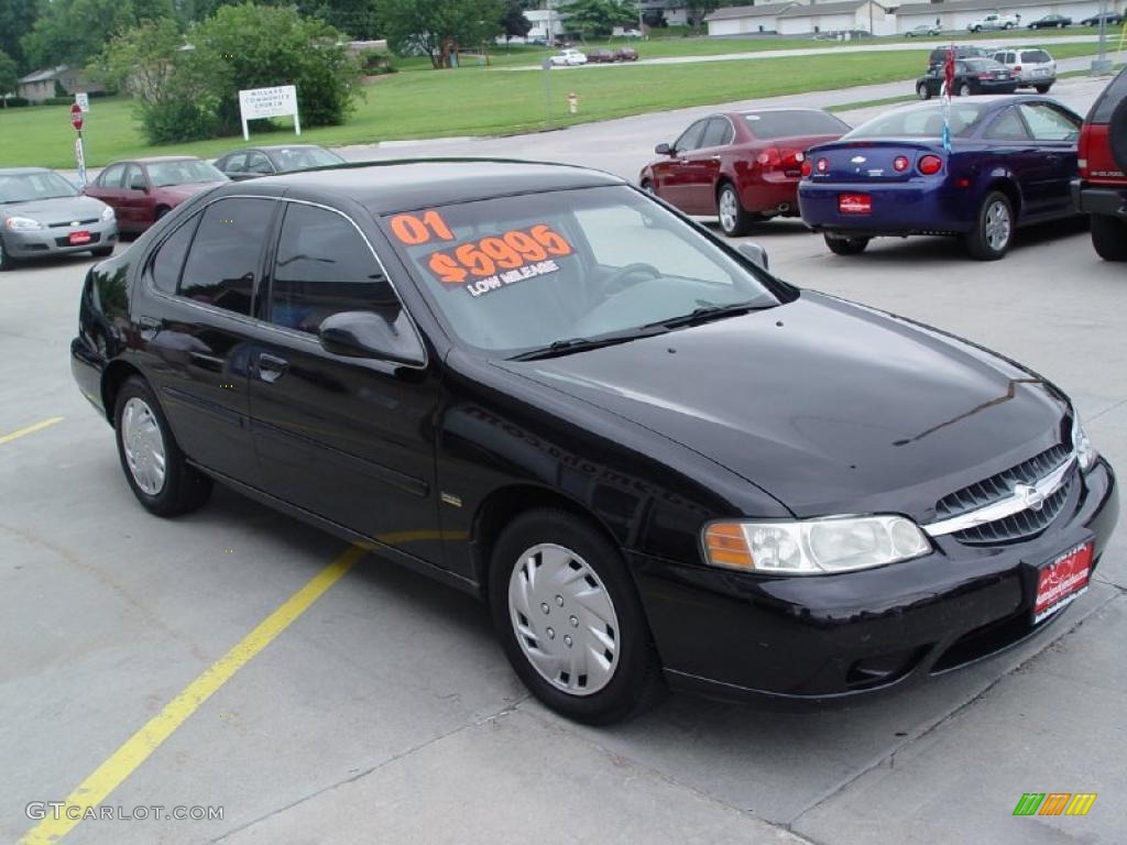 2001 Altima GXE - Super Black / Dusk photo #2