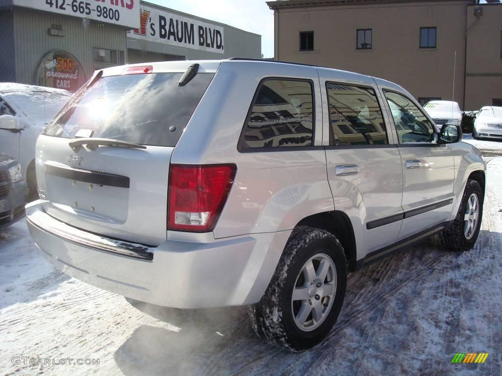 2008 Grand Cherokee Laredo 4x4 - Bright Silver Metallic / Dark Slate Gray photo #2