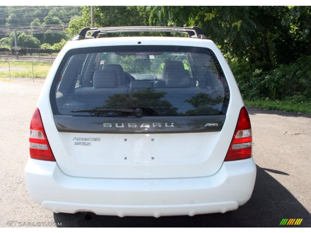 2003 Forester 2.5 XS - Aspen White / Gray photo #6