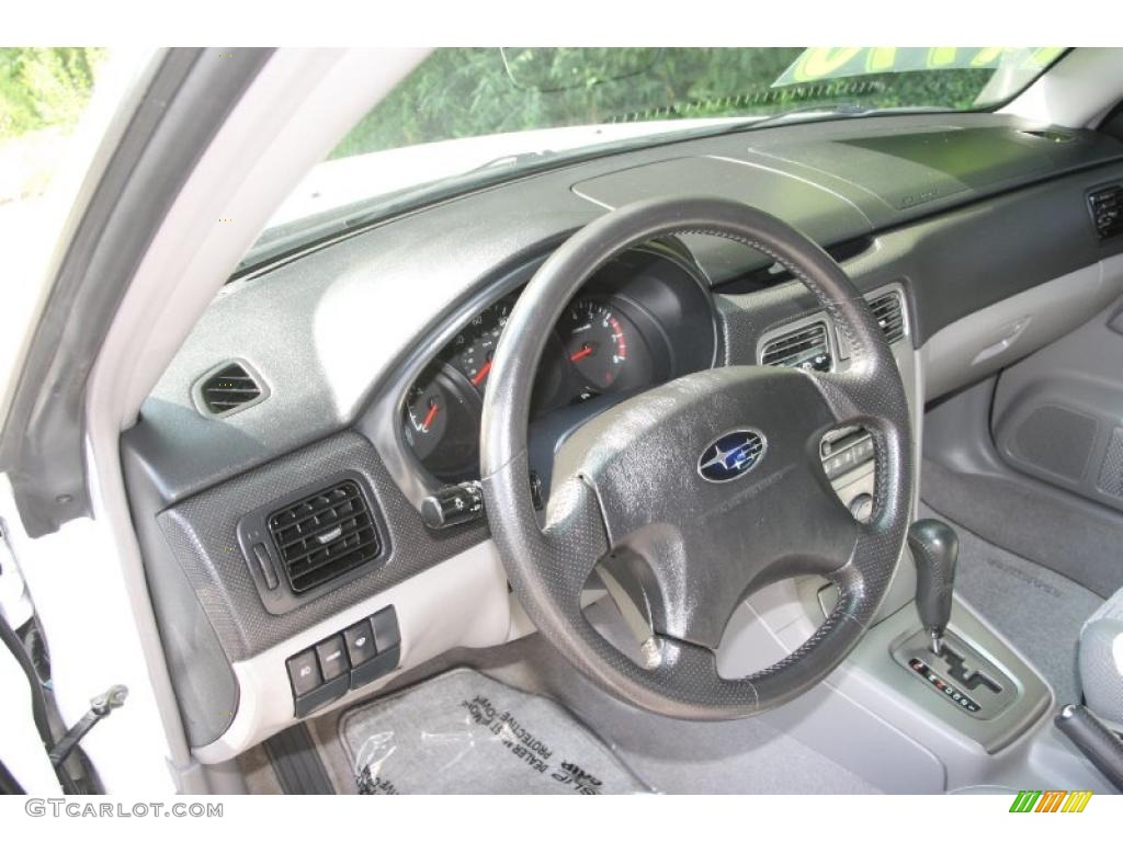 2003 Forester 2.5 XS - Aspen White / Gray photo #11