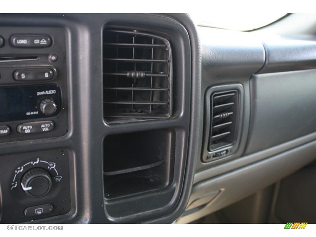 2003 Suburban 1500 4x4 - Black / Tan/Neutral photo #17