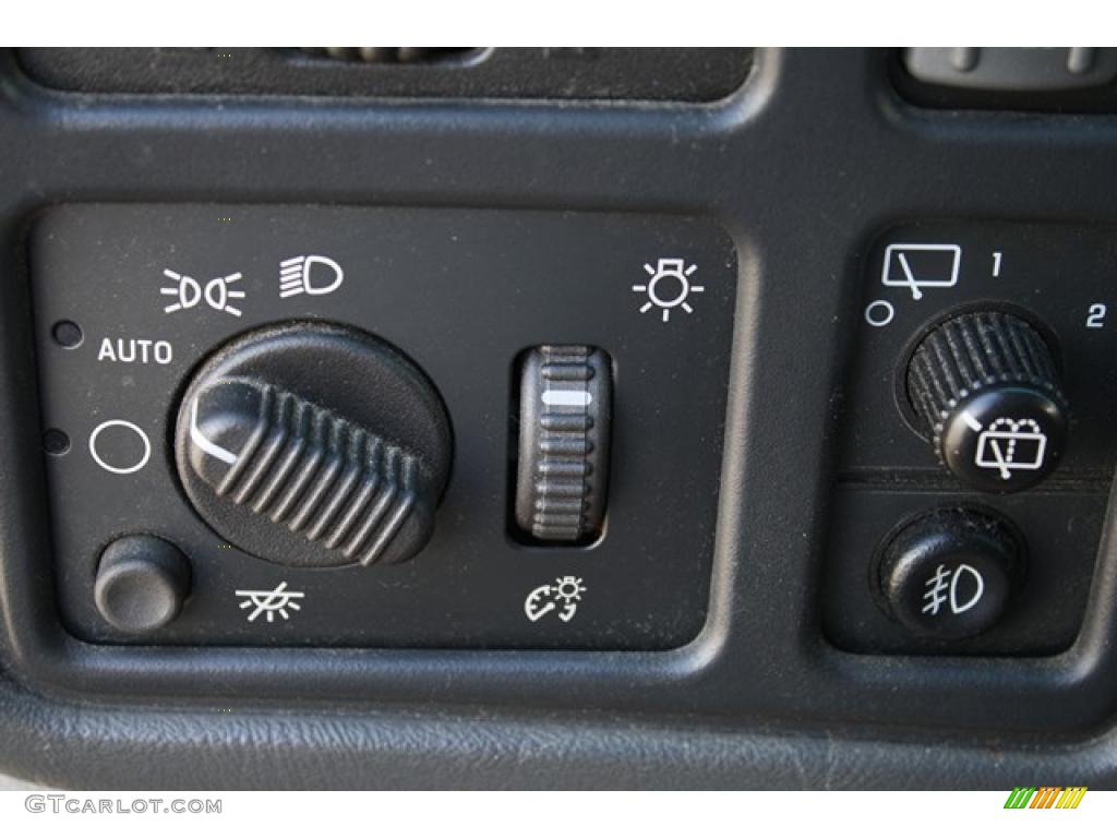 2003 Suburban 1500 4x4 - Black / Tan/Neutral photo #20