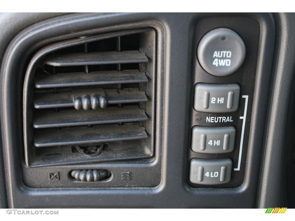 2003 Suburban 1500 4x4 - Black / Tan/Neutral photo #21