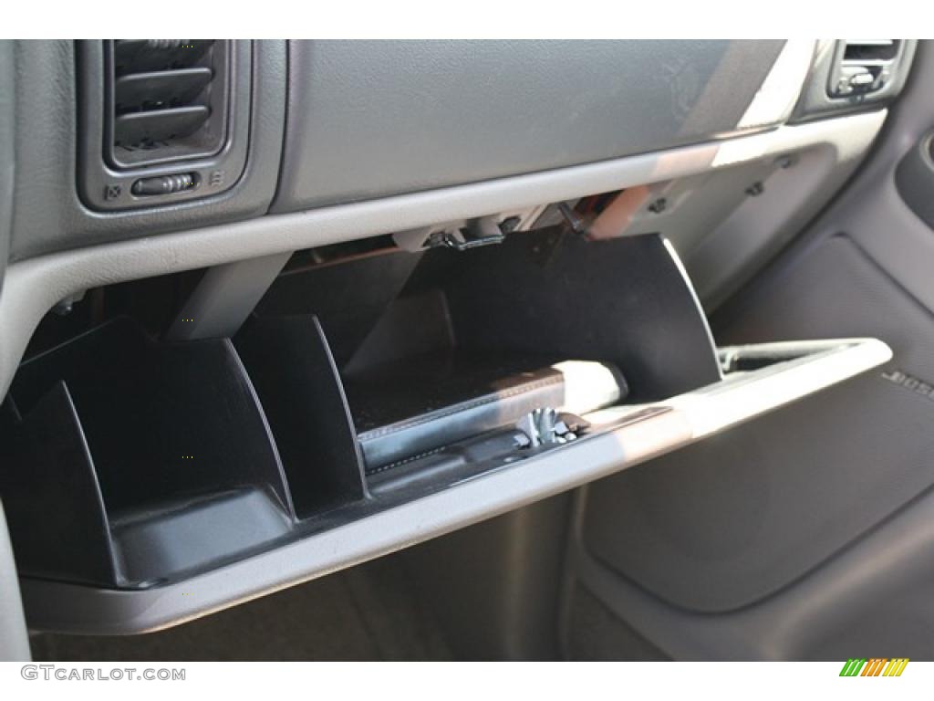 2003 Suburban 1500 4x4 - Black / Tan/Neutral photo #24