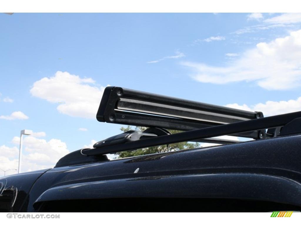 2003 Suburban 1500 4x4 - Black / Tan/Neutral photo #27