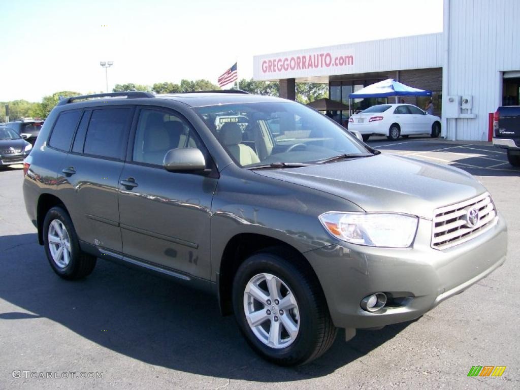 Cypress Green Pearl Toyota Highlander