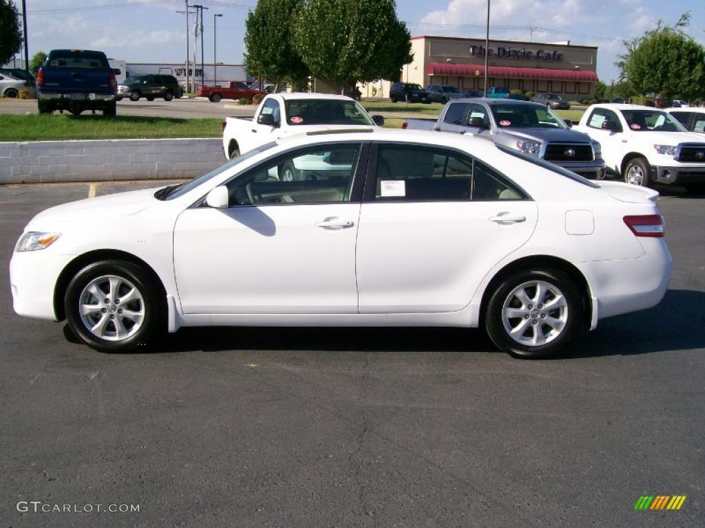 2011 Camry LE - Super White / Bisque photo #5