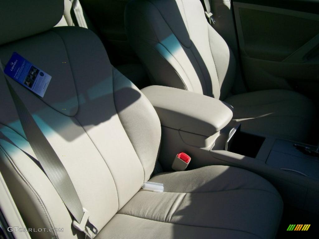 2011 Camry LE - Super White / Bisque photo #6