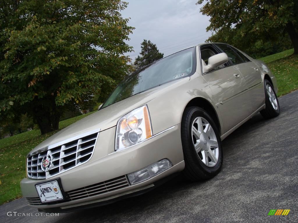 2007 DTS Sedan - Gold Mist / Cashmere photo #1