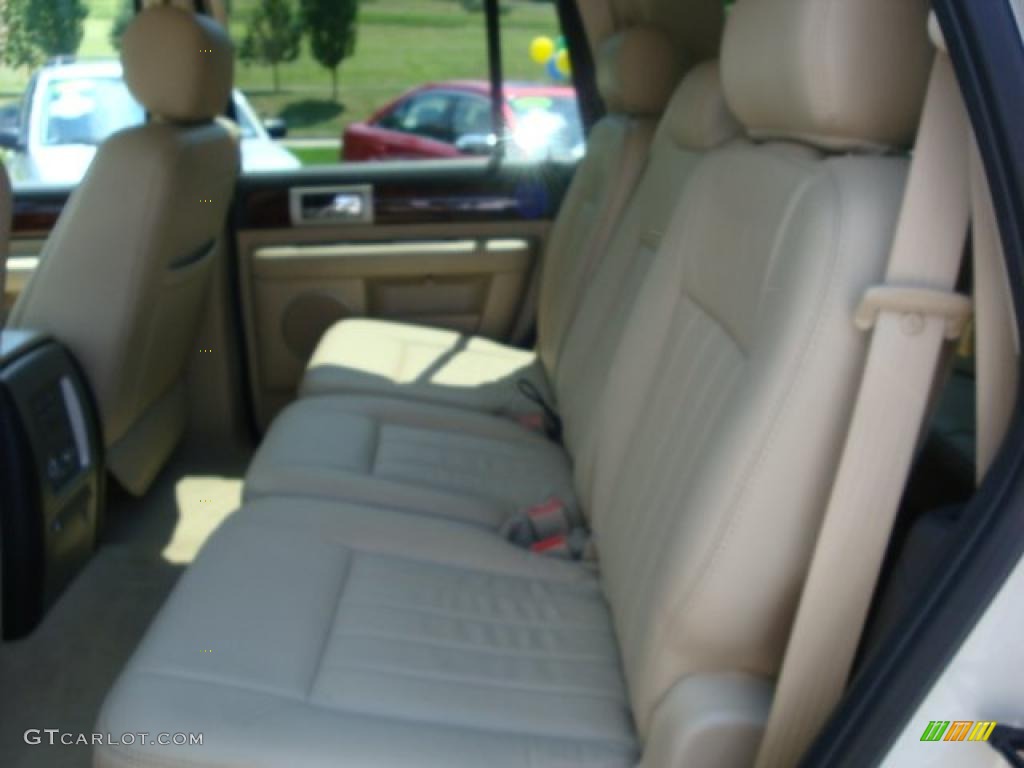 2006 Navigator Luxury 4x4 - Cashmere Tri-Coat / Camel photo #9