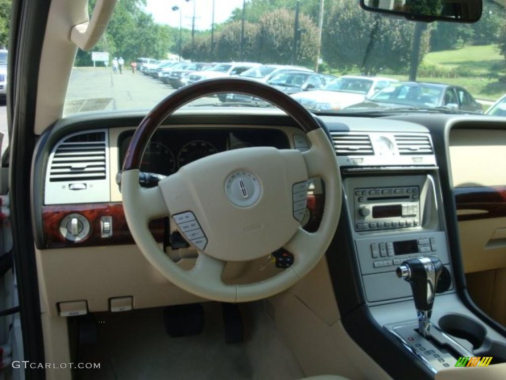 2006 Navigator Luxury 4x4 - Cashmere Tri-Coat / Camel photo #11
