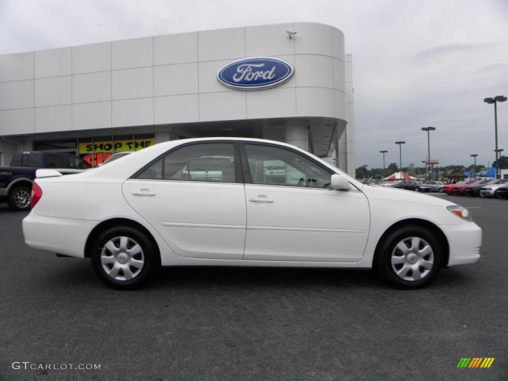 2004 Camry LE - Super White / Stone photo #2