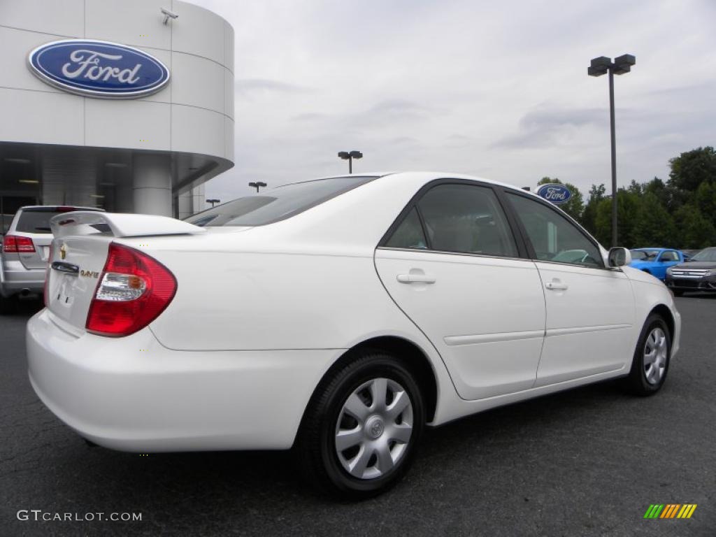 2004 Camry LE - Super White / Stone photo #3