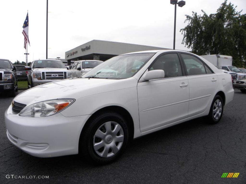 2004 Camry LE - Super White / Stone photo #6