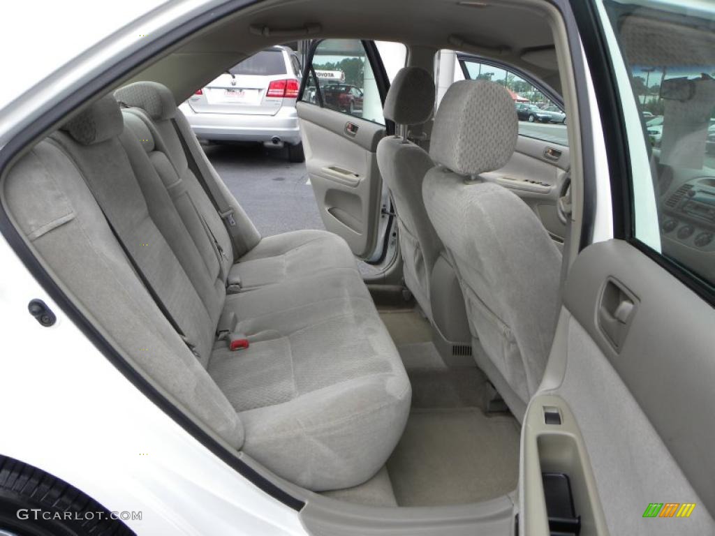 2004 Camry LE - Super White / Stone photo #10