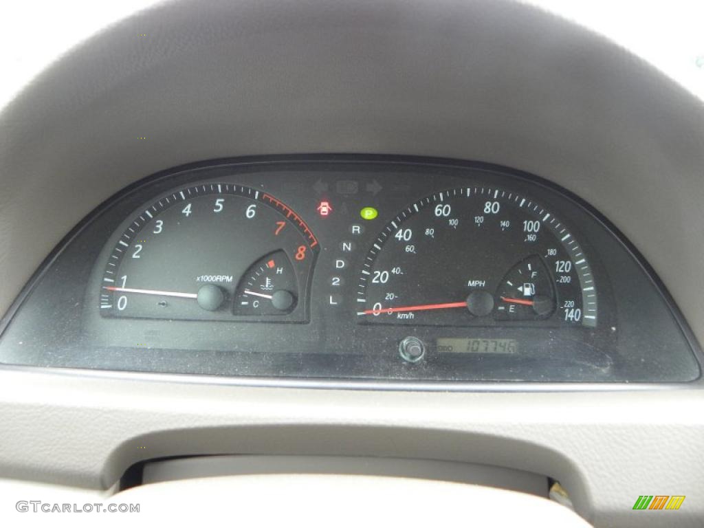 2004 Camry LE - Super White / Stone photo #16