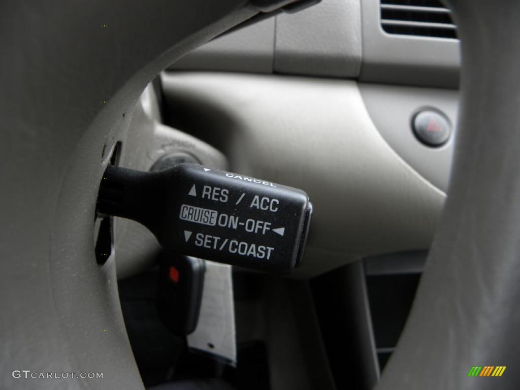 2004 Camry LE - Super White / Stone photo #20