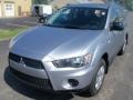 Cool Silver Metallic - Outlander ES Photo No. 1