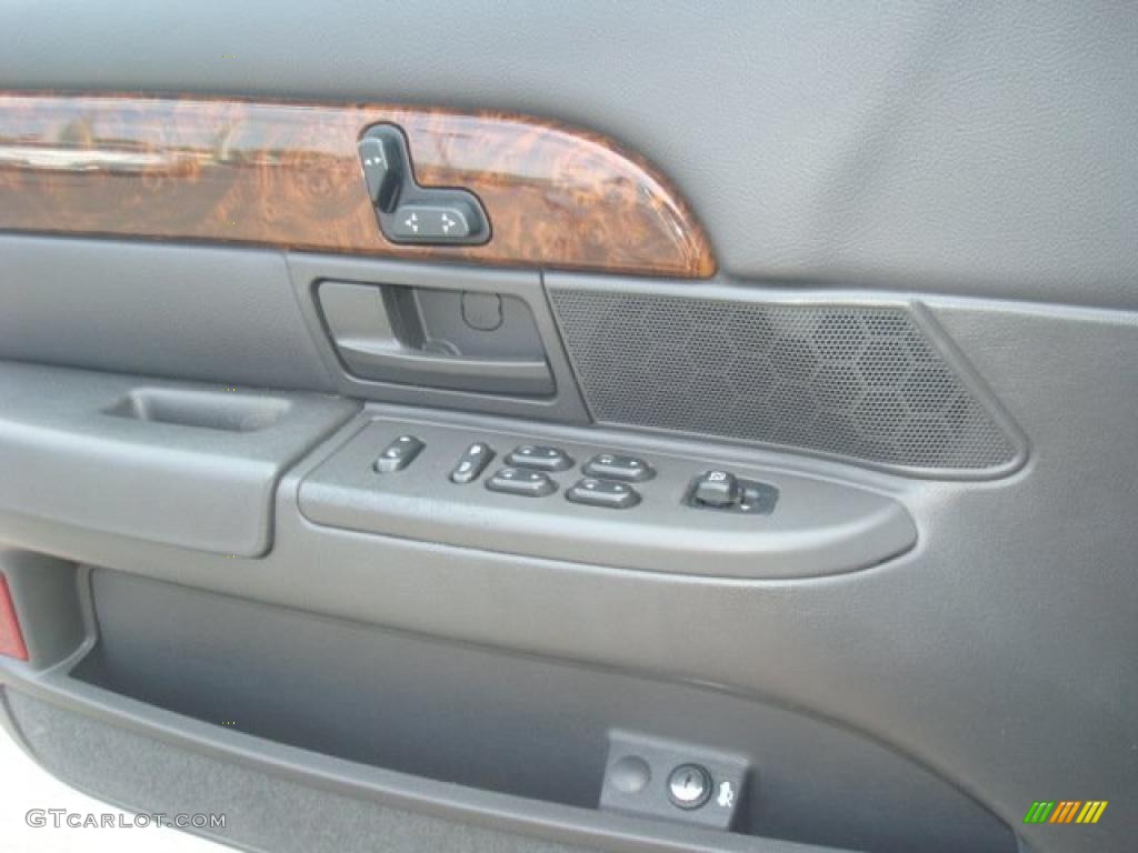 2004 Grand Marquis LS - Silver Birch Metallic / Light Flint photo #16