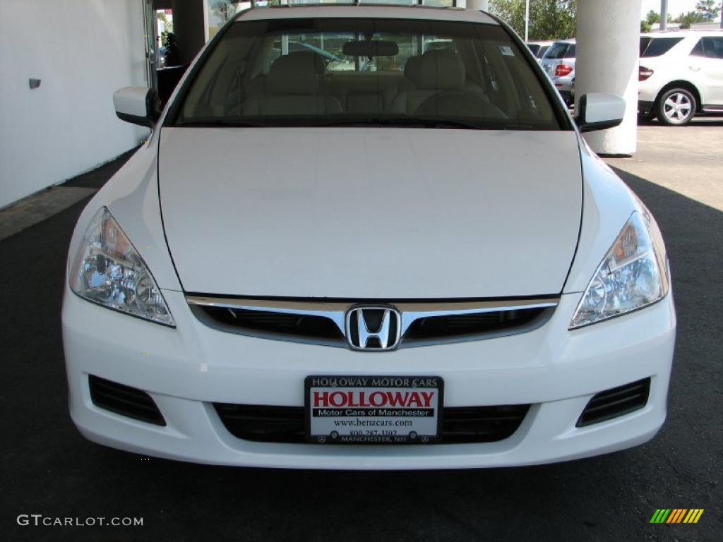 2007 Accord EX-L V6 Sedan - Taffeta White / Ivory photo #2