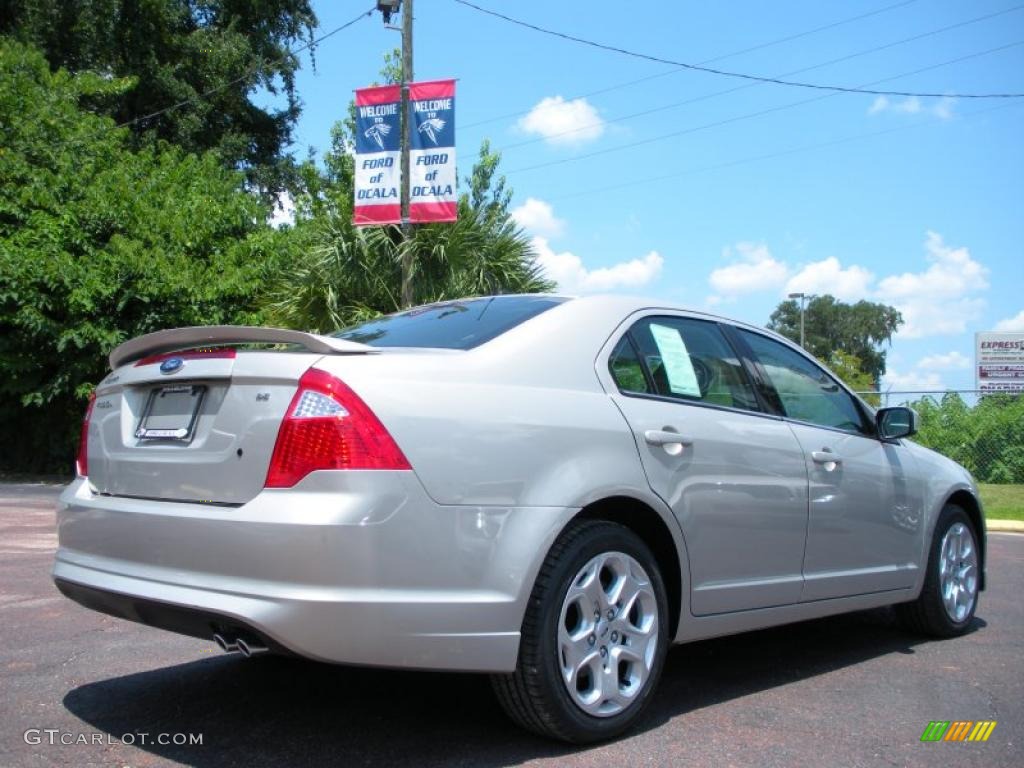 2010 Fusion SE - Smokestone Metallic / Medium Light Stone photo #3