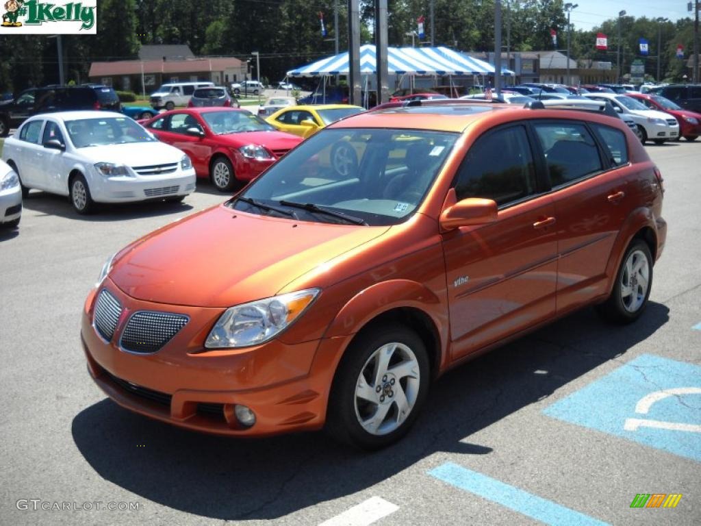 2005 Vibe  - Fusion Orange Metallic / Graphite photo #14