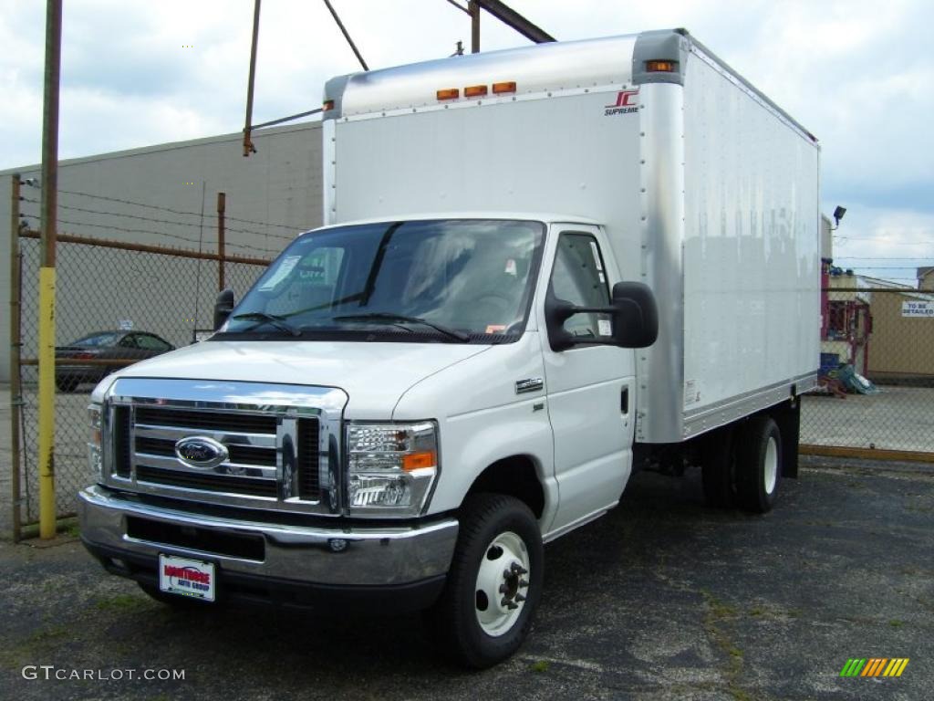 2010 E Series Cutaway E350 Commercial Moving Van - Oxford White / Medium Flint photo #1