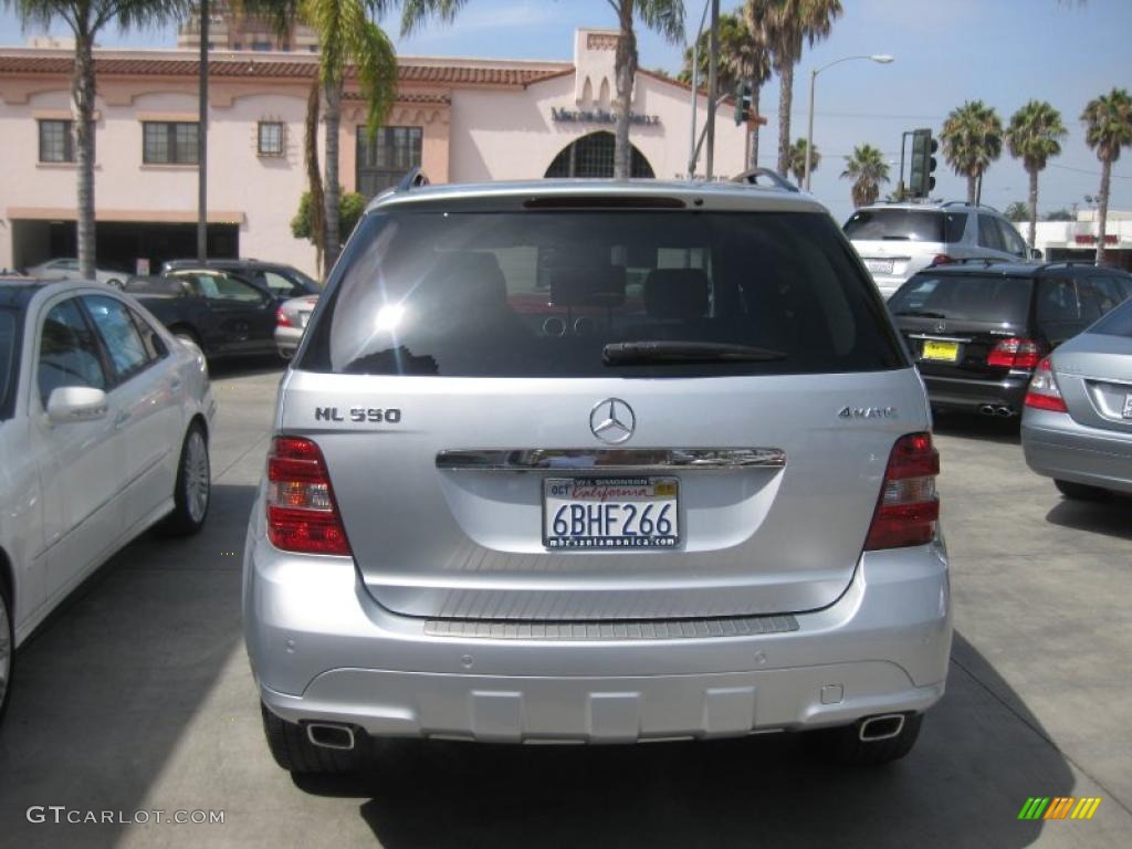 2008 ML 550 4Matic - Iridium Silver Metallic / Black photo #3