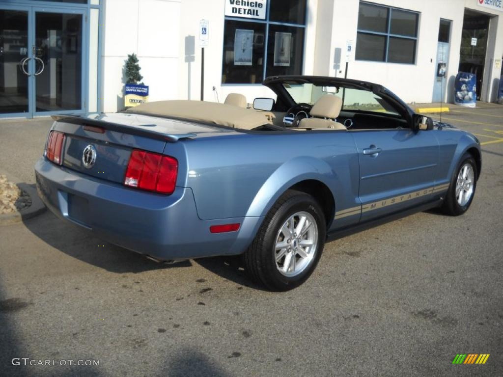 2007 Mustang V6 Deluxe Convertible - Windveil Blue Metallic / Medium Parchment photo #2