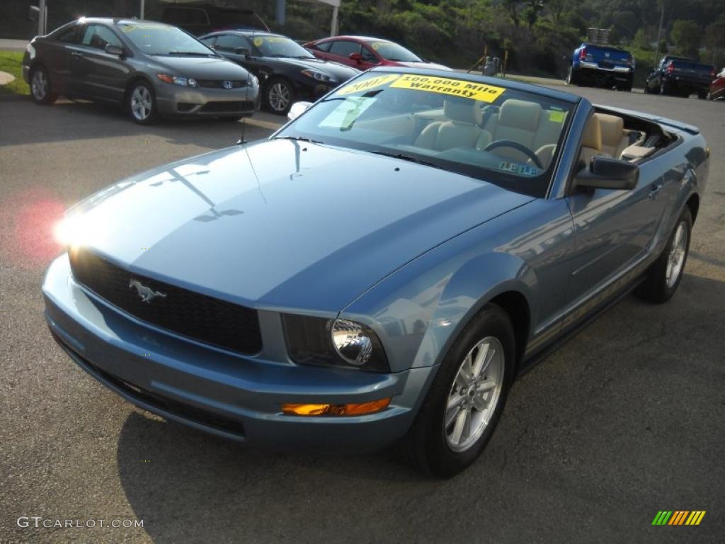 2007 Mustang V6 Deluxe Convertible - Windveil Blue Metallic / Medium Parchment photo #17