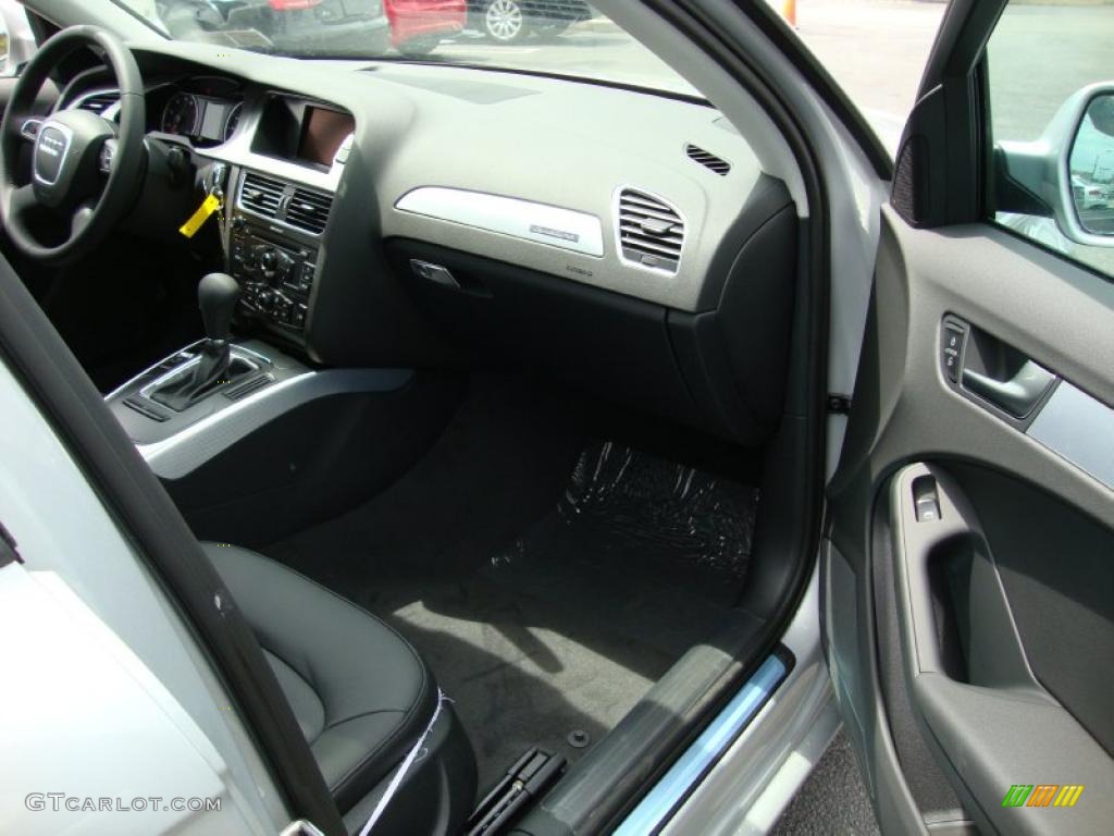 2011 A4 2.0T quattro Sedan - Ice Silver Metallic / Black photo #17