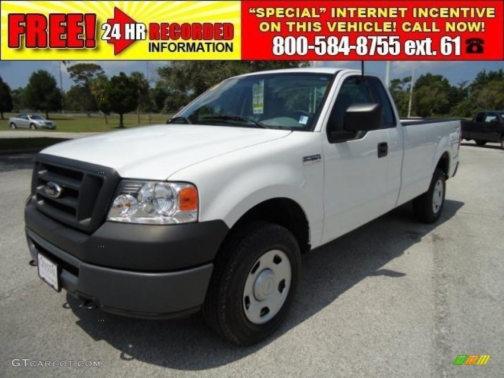 2006 F150 XL Regular Cab 4x4 - Oxford White / Medium Flint photo #1