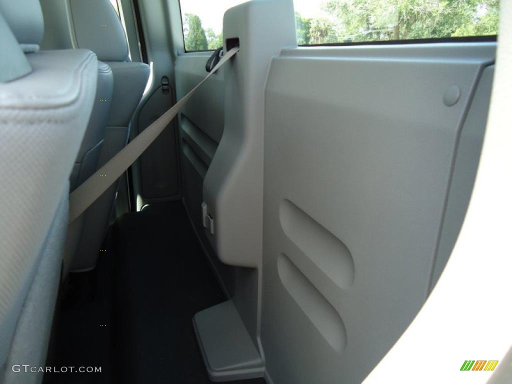 2006 F150 XL Regular Cab 4x4 - Oxford White / Medium Flint photo #5
