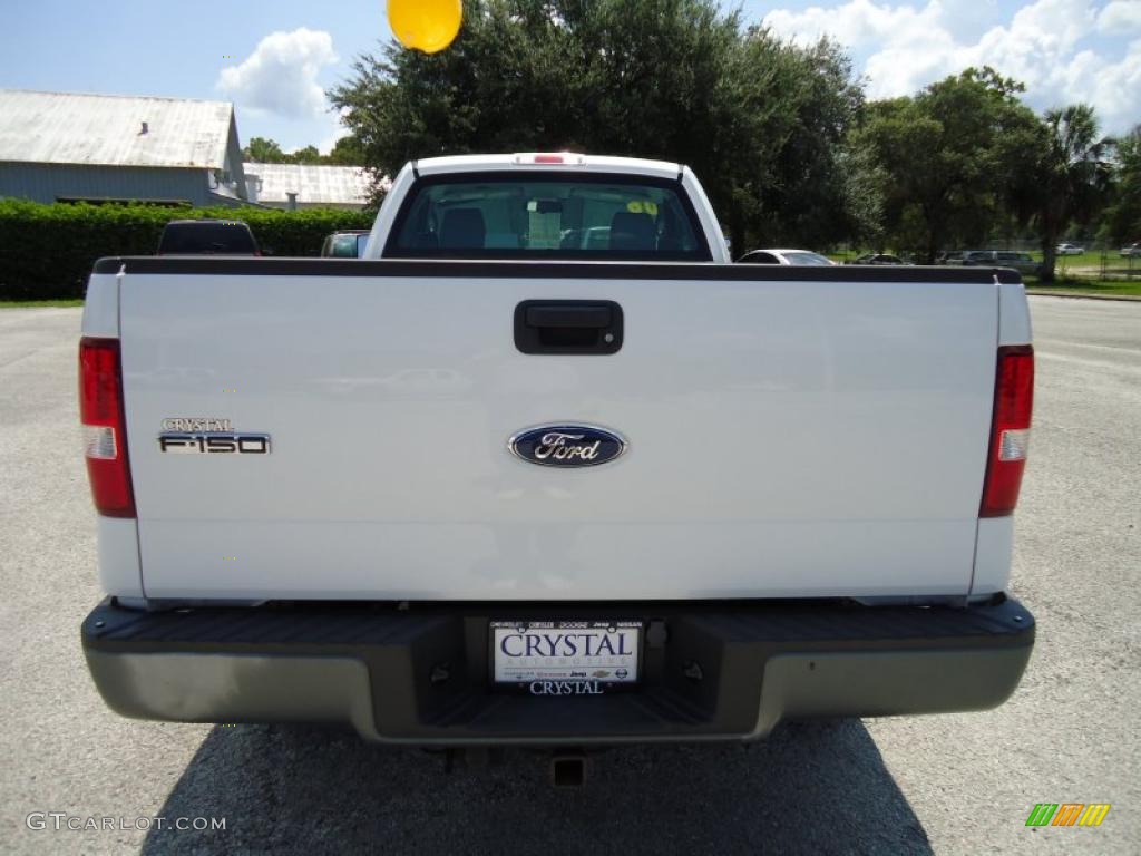 2006 F150 XL Regular Cab 4x4 - Oxford White / Medium Flint photo #7