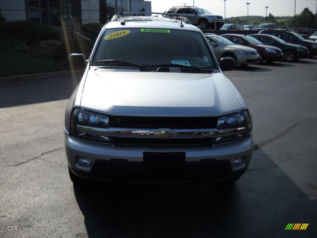 2005 TrailBlazer EXT LS 4x4 - Silverstone Metallic / Light Gray photo #2