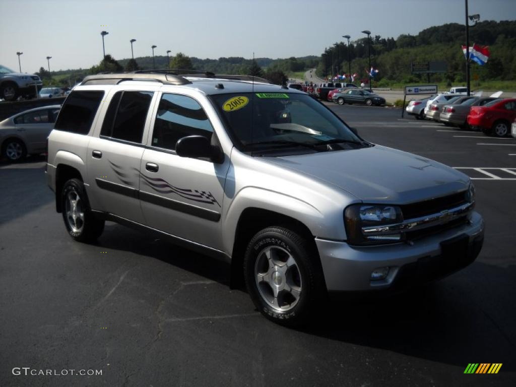 2005 TrailBlazer EXT LS 4x4 - Silverstone Metallic / Light Gray photo #3