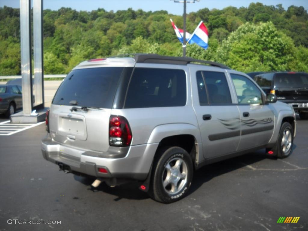 2005 TrailBlazer EXT LS 4x4 - Silverstone Metallic / Light Gray photo #5