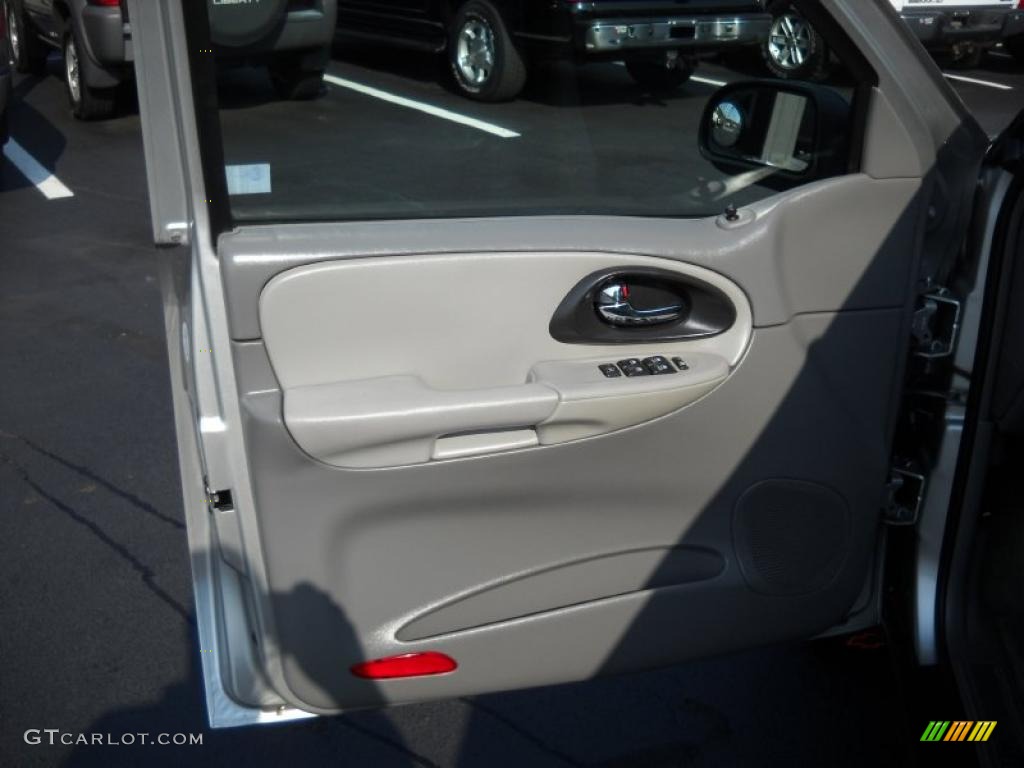 2005 TrailBlazer EXT LS 4x4 - Silverstone Metallic / Light Gray photo #9