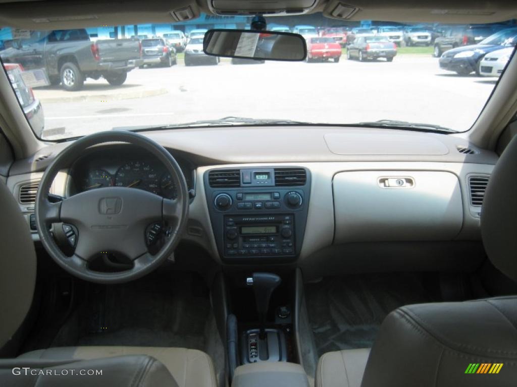 2002 Accord EX V6 Sedan - Naples Gold Metallic / Ivory photo #8